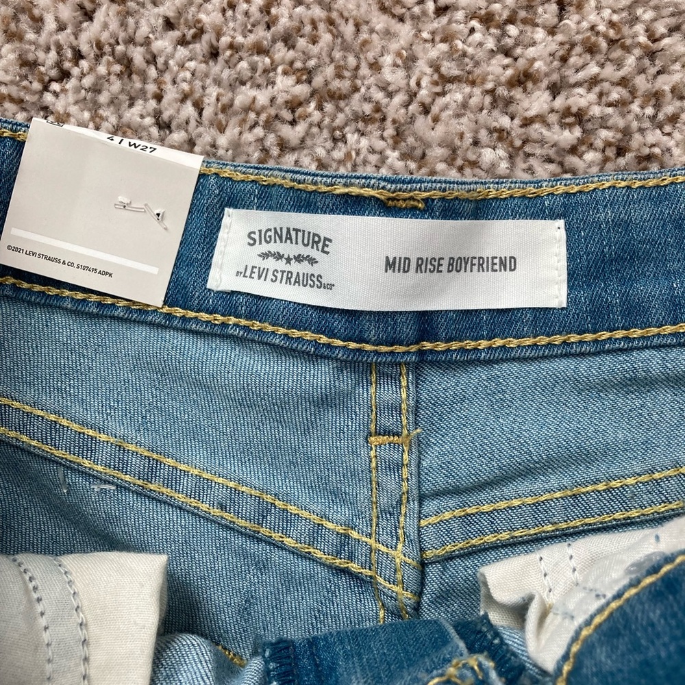 Levi Mid Rise Slim Boyfriend jeans - Picture 9 of 15